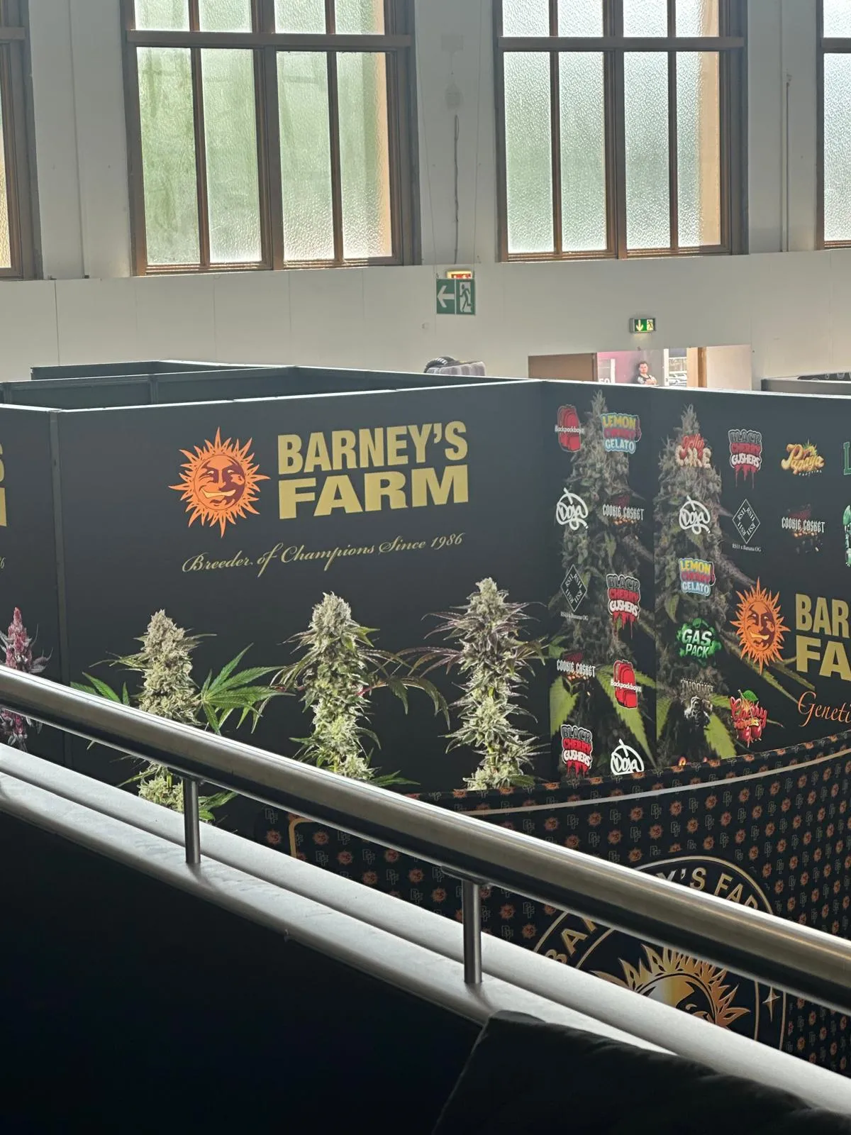 Barney's Farm-monter med cannabisplantor på Mary Jane Berlin 2026