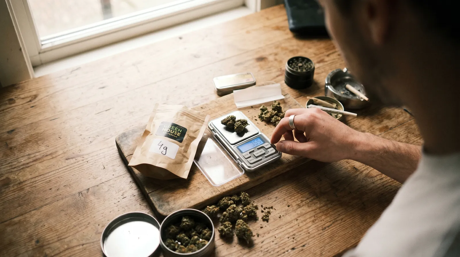 AZARIUS · Därför mäts cannabis i gram i Europa